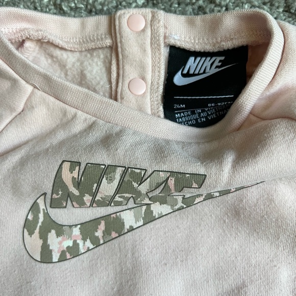 Nike Toddler Outfit - Picture 3 of 7